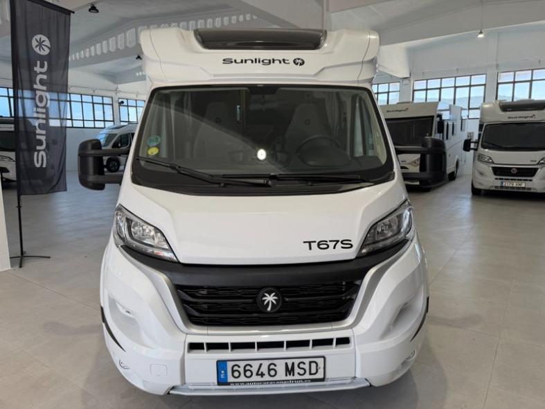 Autocaravana Sunlight T67S camas gemelas